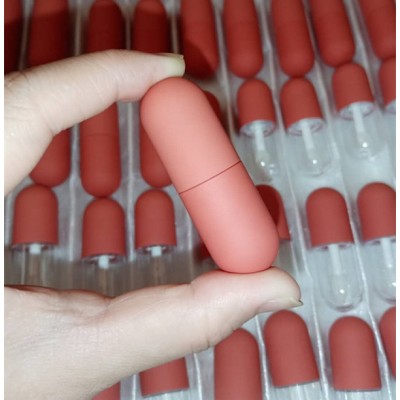 2020 low moq empty mini brown pill bottle shaped lip gloss lip gloss containers rubber capsule lipgloss tube with heart brush